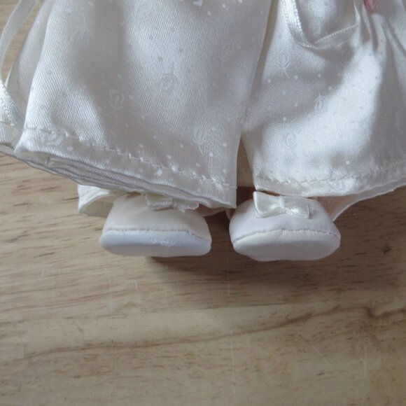 Precious Moments Bride 10" Doll - April - Vintage 1992 by Rose Art - Picture 5 of 10